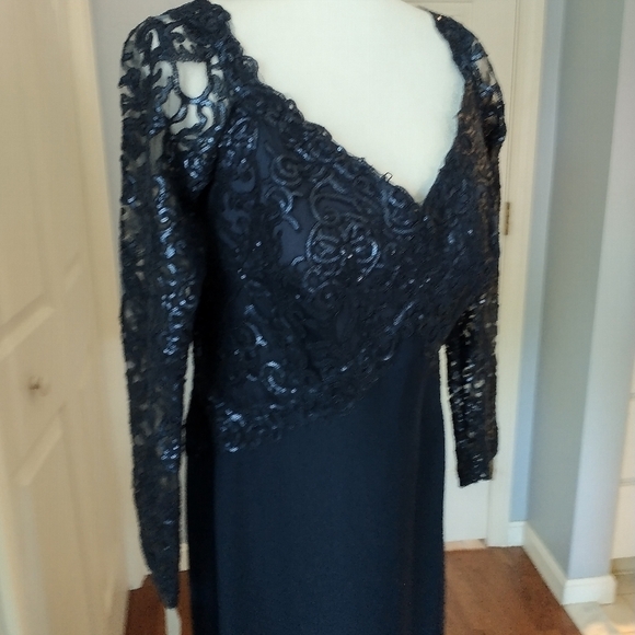 Tadashi Shoji  "Allyson" Navy  Embroidery Bodice Evening Gown 14 New With Tags - Picture 10 of 13